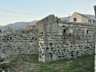 Salona Bogendetail
