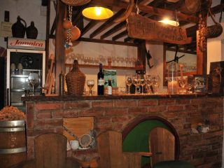 Split Weinstube