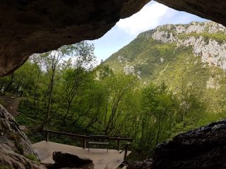Pellumbas Höhle bei Tirana