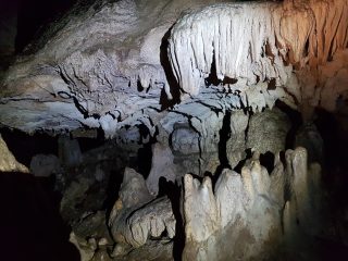 Pellumbas Höhle bei Tirana