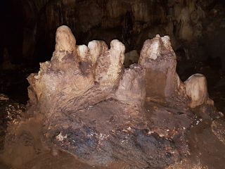 Pellumbas Höhle bei Tirana