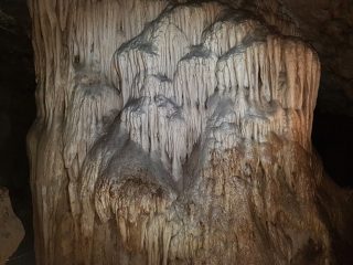 Pellumbas Höhle bei Tirana
