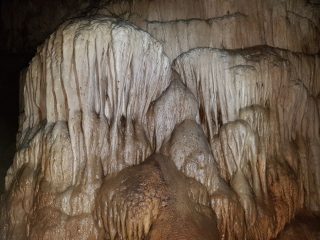 Pellumbas Höhle bei Tirana
