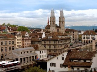 Hiking along Limmat river in Zürich
