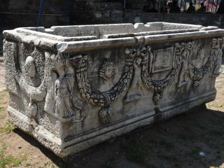 Bergama Red Basilika / Hall