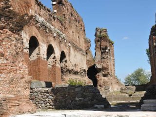 Bergama Red Basilika / Hall