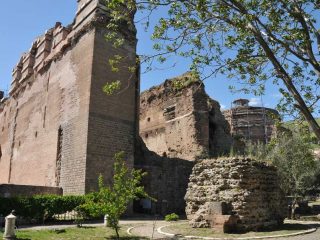 Bergama Red Basilika / Hall