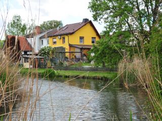 Riesige Wasserburganlage bei Heldungen