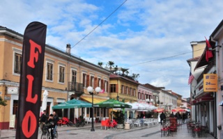 Shkodra - Burghügel und Moderne in der Innenstadt