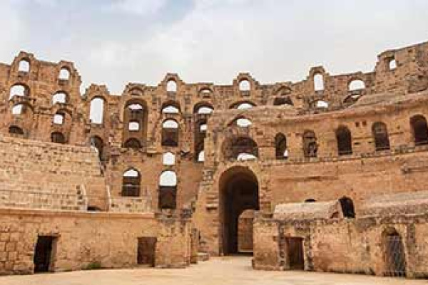 Greco-Roman - Difference between theatre and amphitheatre