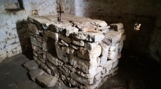 Die Kapelle auf der Insel Shurdhahi - das antike Sarda
