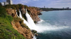 Düden Wasserfall an der Steilküste von Antalya - Karstquellen