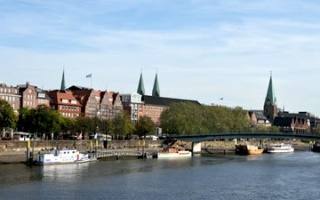 Harbour tour on the Weser in Bremen