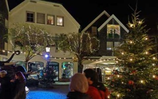 Weihnachtsmarkt Hattingen – historische Altstadt als Sihouette
