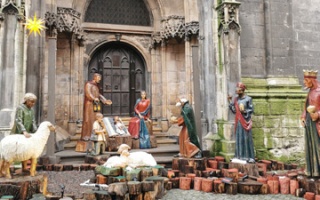 Krippenfiguren an der Stadtkirche St. Wenzel in Naumburg