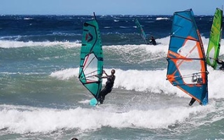 Mistral strong winds at the Plage de Prado bay