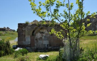 Mytilene auf Lesbos - antike Festungsruine am Hafen von Mitilini