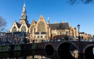 Amsterdam and the De Wallen district – attractive but special