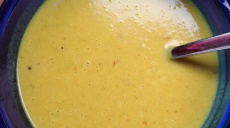 Mango Curry Suppe - auch mit gegrillten Garnelen lecker!