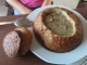 Zurek-Suppe in einer Brotschüssel serviert - lecker!