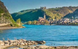 Allein am Rhein: Sentimental Journey im Frühjahr