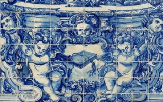 Azulejos – the blue tiles are typical of Porto