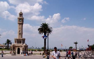 Izmir: Perle unter Palmen