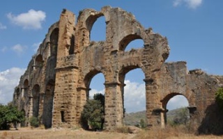 Das Viadukt von Aspendos